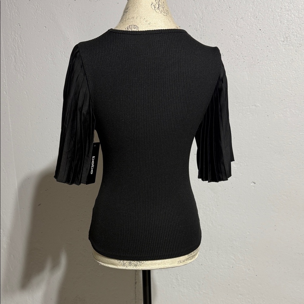 🛍️ BEBÉ Black Pleated Sleeve Blouse. - Picture 6 of 7